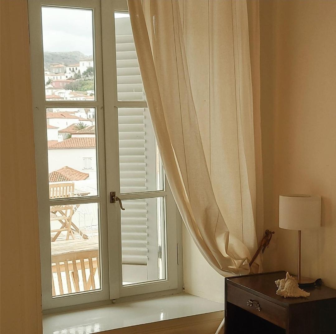 Christina'S Stone House Apartment Hidra Exterior foto